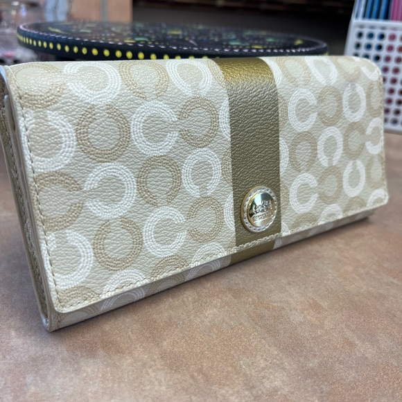 Coach Waverly Beige and Gold Women's Wallet EUC - Picture 1 of 9